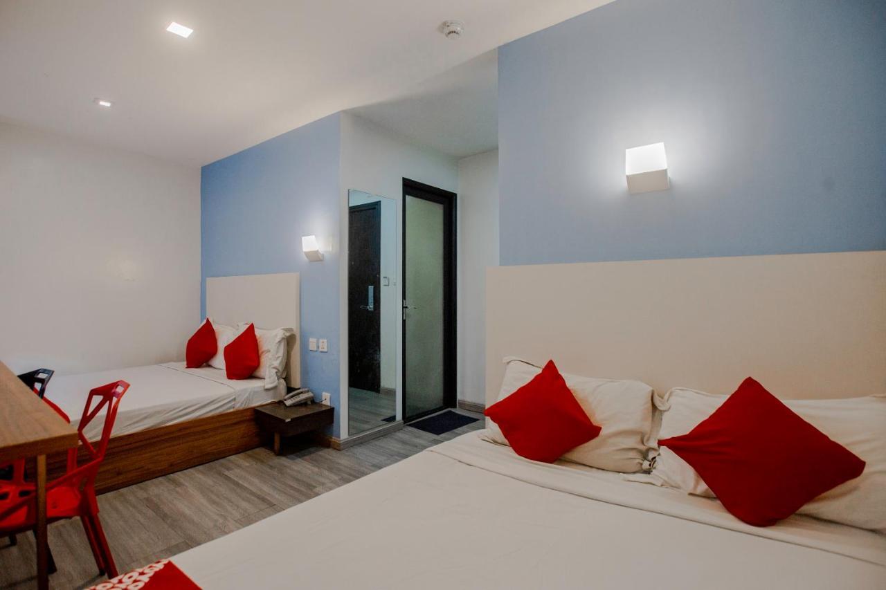 Oyo 666 Mc Hotel Fairview Кесон-Сіті Екстер'єр фото