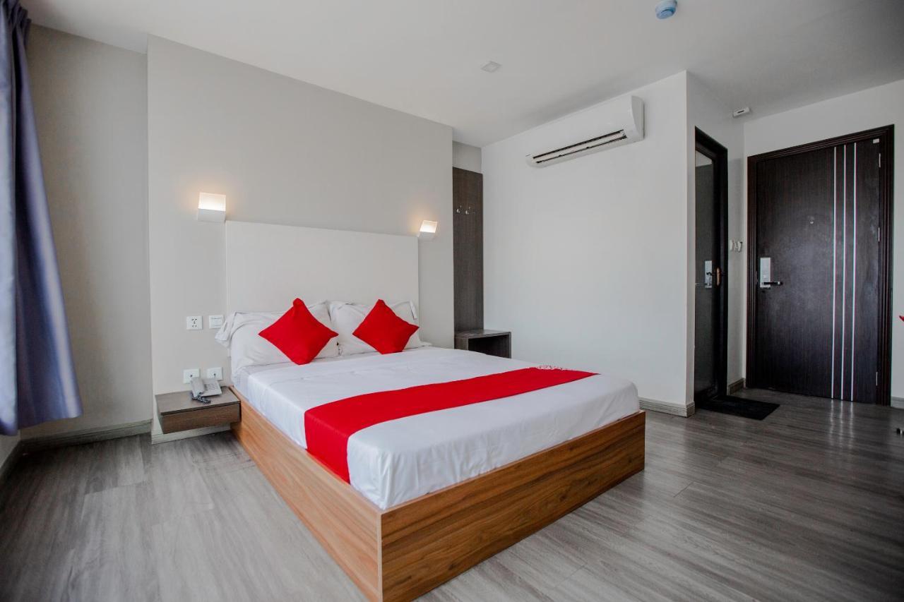 Oyo 666 Mc Hotel Fairview Кесон-Сіті Екстер'єр фото