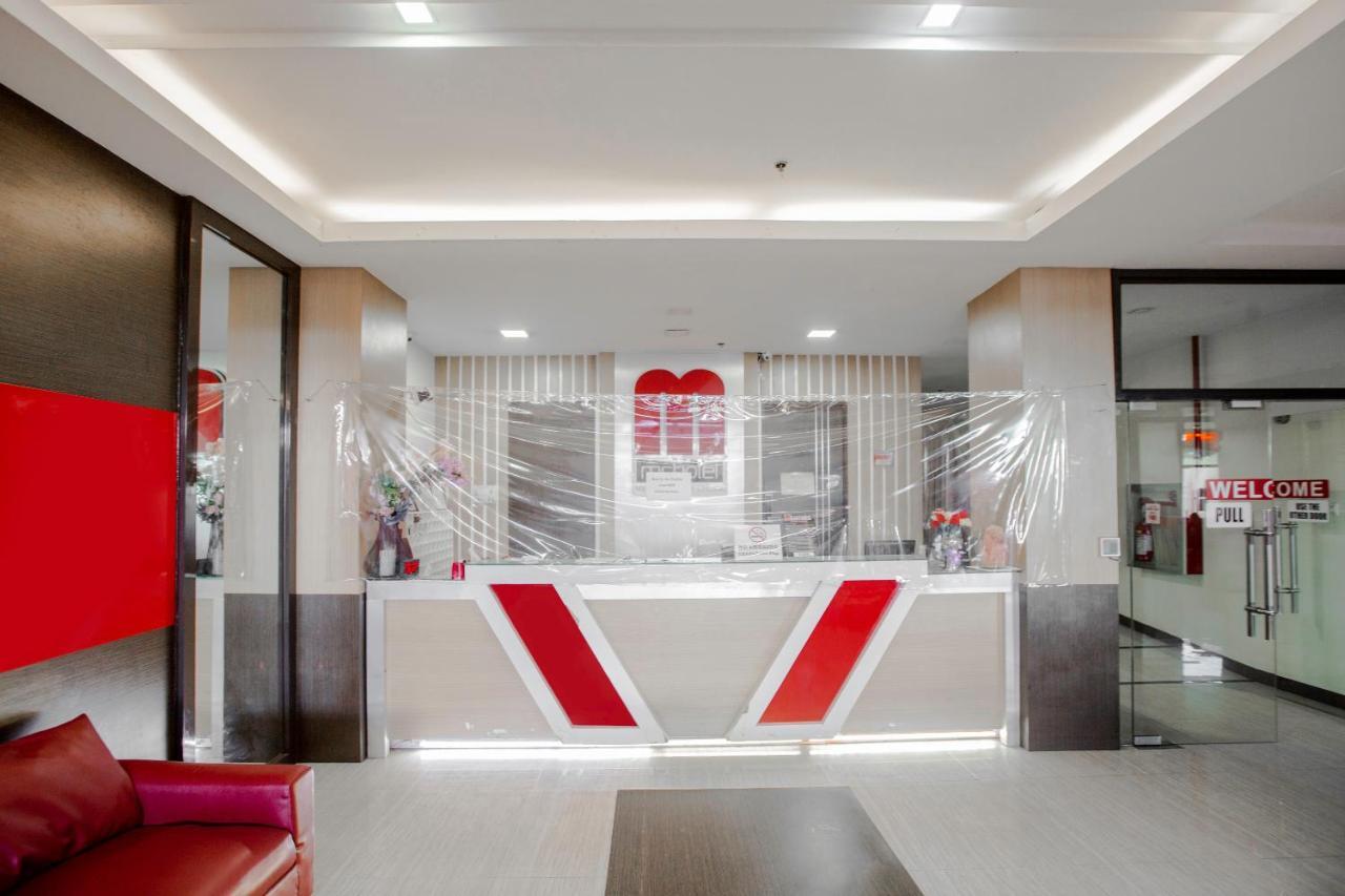 Oyo 666 Mc Hotel Fairview Кесон-Сіті Екстер'єр фото